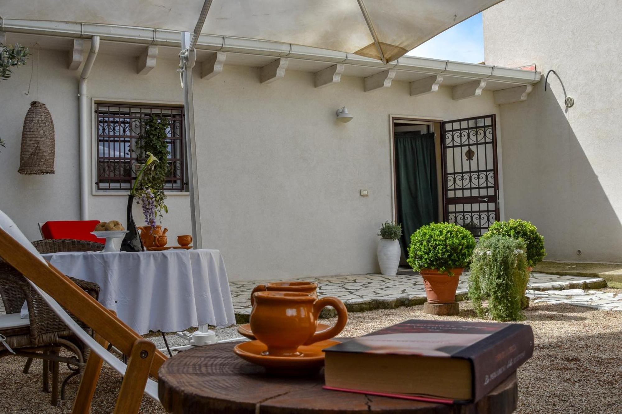 Antica Casina B&B Di Charme Pulsano Exterior foto